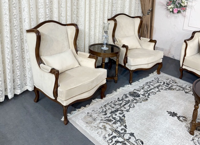 ویژگی‌های تولیدکننده مبل کلاسیک درجه یک