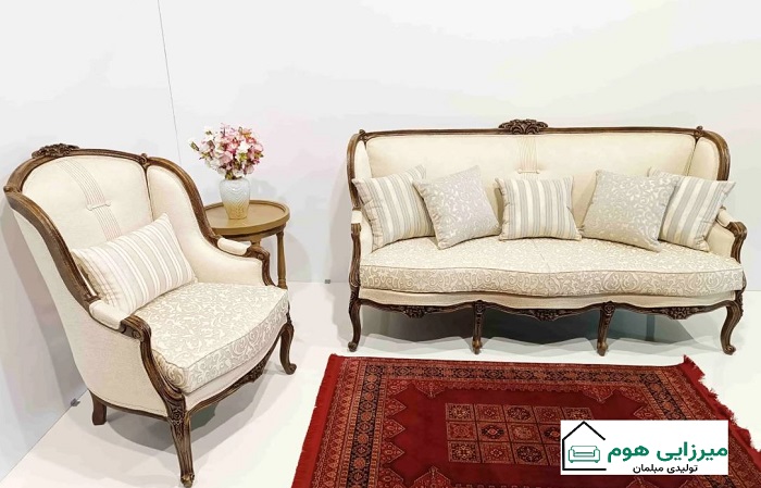 ترکیب مبل‌های یک‌نفره در اطراف کاناپه